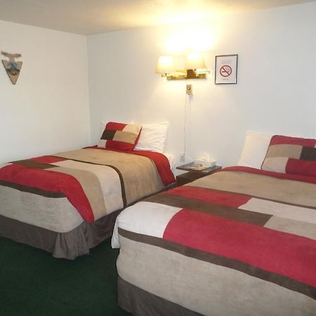 בלאנדינג Cliff Palace Motel מראה חיצוני תמונה